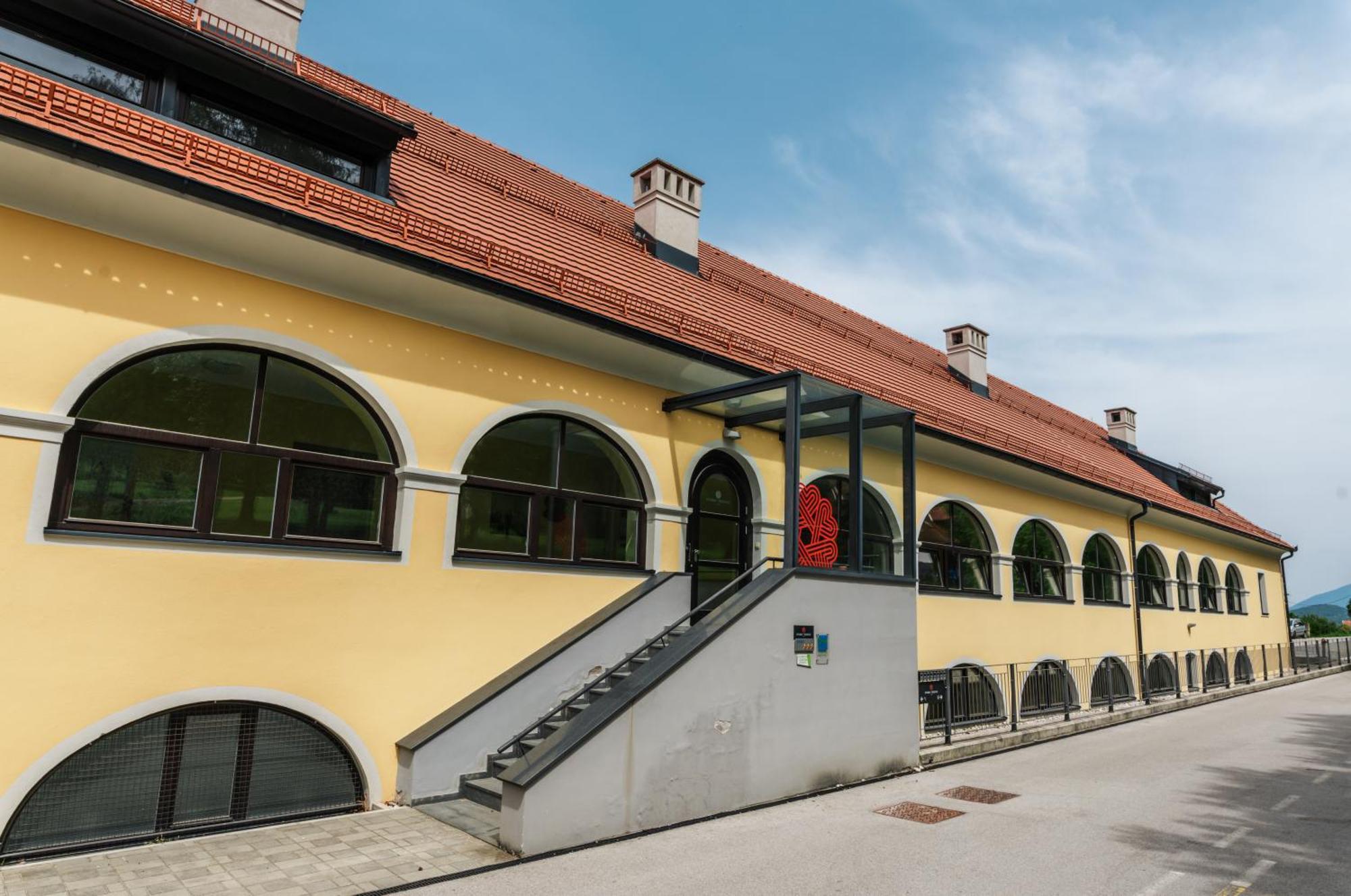 Dvorec Trebnik - Sobe Словенске-Конице Экстерьер фото