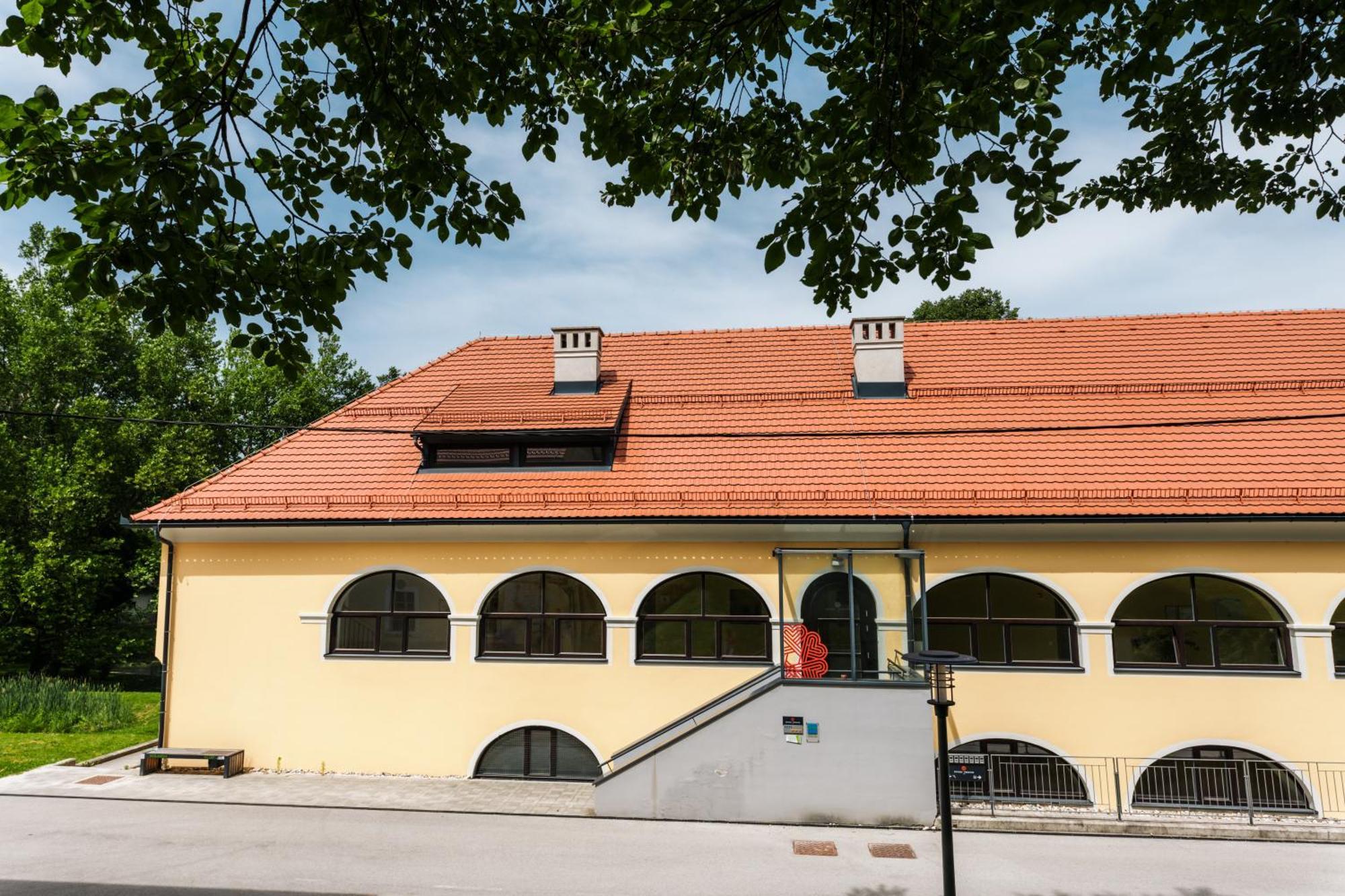 Dvorec Trebnik - Sobe Словенске-Конице Экстерьер фото